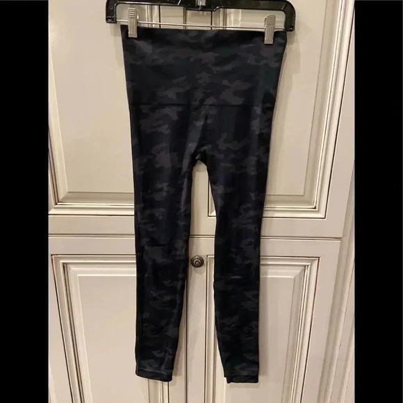 Spanx Look At Me Now Green Gray Leggings Medium - Picture 2 of 5